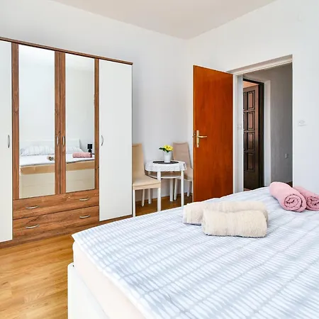 Apartment Supetarska Draga - Donja 2013c Rab Town